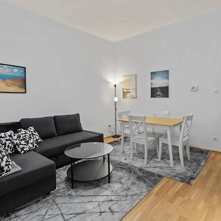 Modern Apartment Close To Center - 2Br Wina Bagian luar foto
