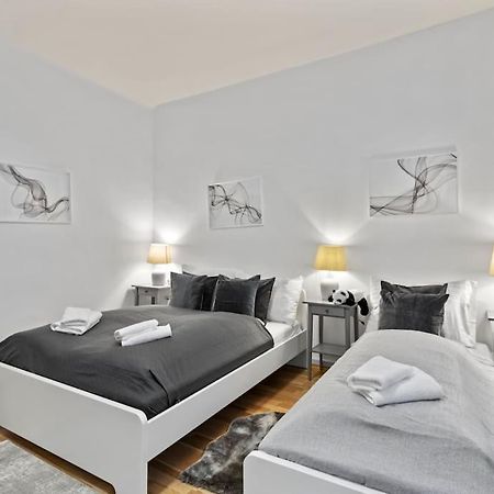 Modern Apartment Close To Center - 2Br Wina Bagian luar foto