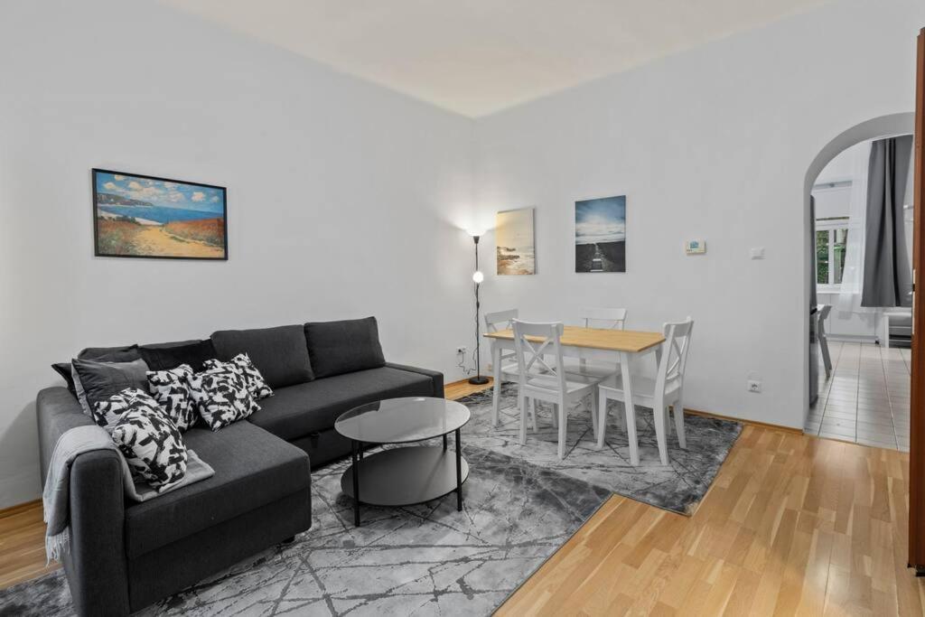 Modern Apartment Close To Center - 2Br Wina Bagian luar foto