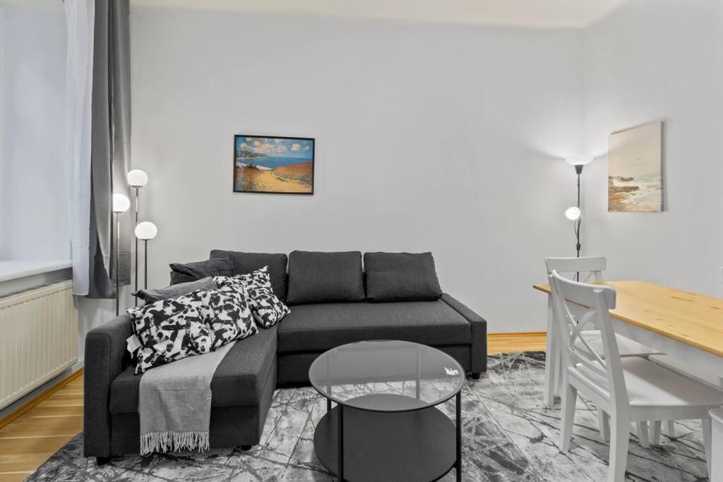 Modern Apartment Close To Center - 2Br Wina Bagian luar foto